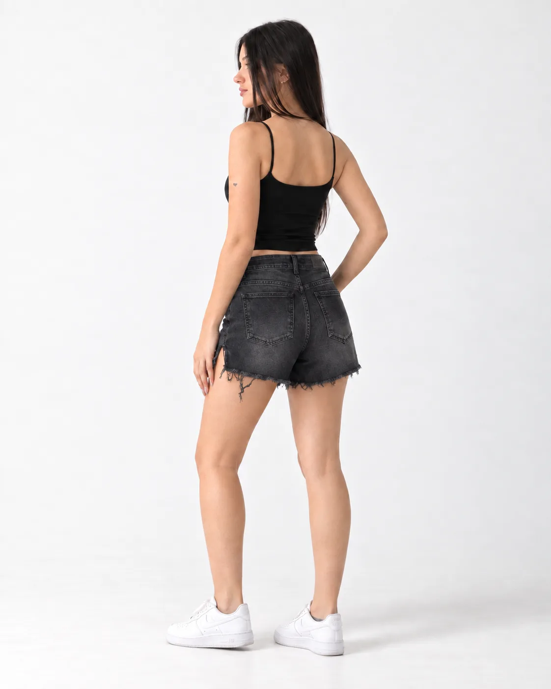 Alternative view of Short Chiara Sonne (Tachas)