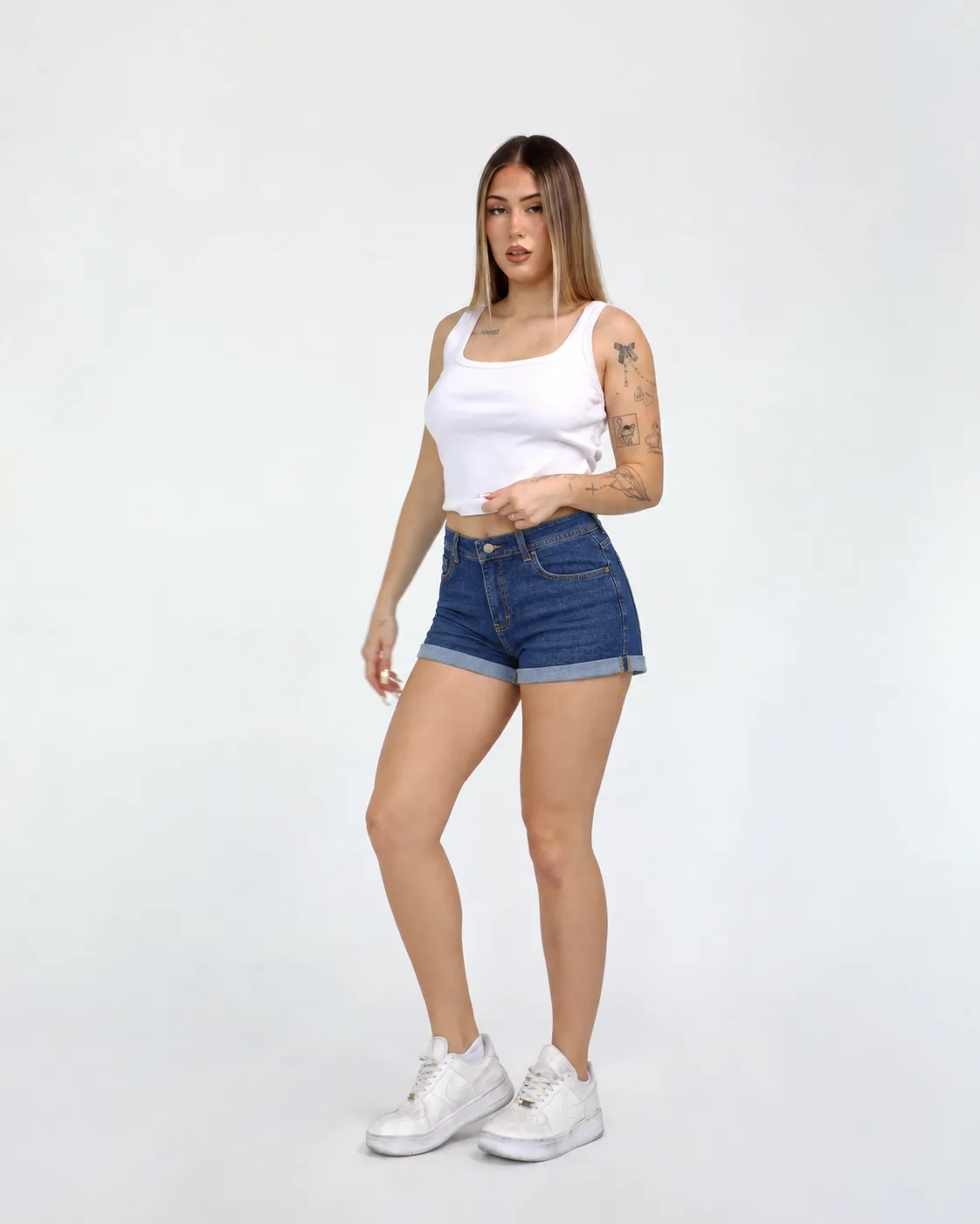Alternative view of Short Marla Sonne