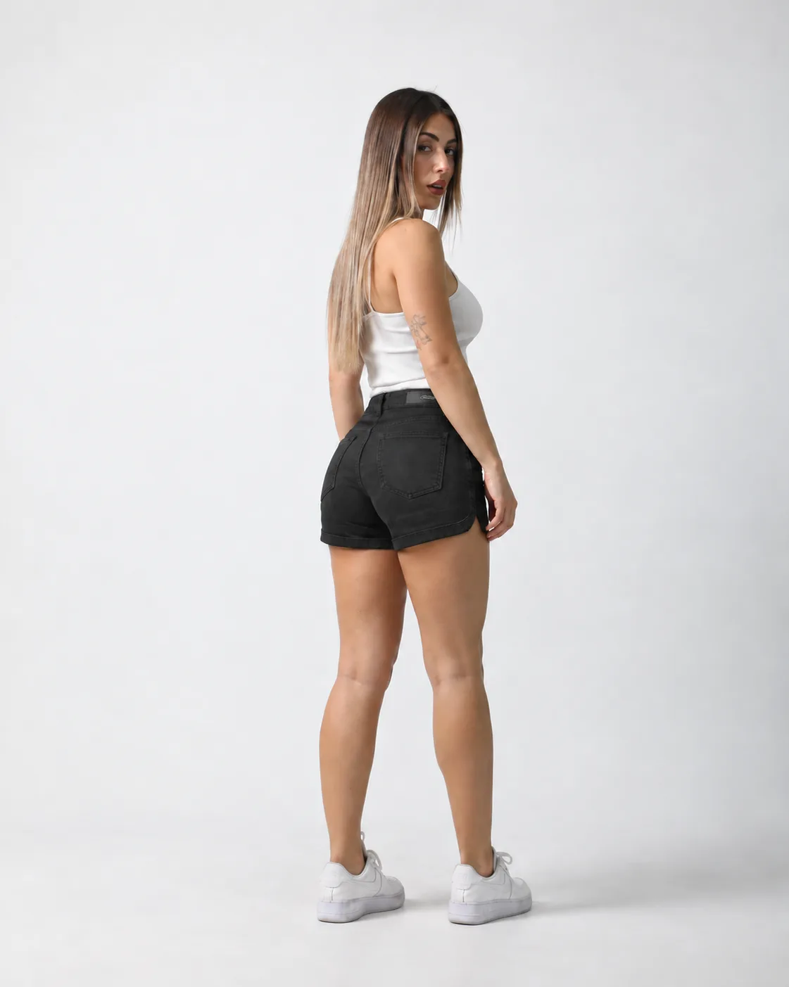 Alternative view of Short Alana Sonne